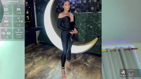 Dulce Maria online show from April 15, 4:29 am