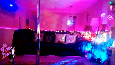 Tawni  Vixen online show from December 3, 8:55 pm