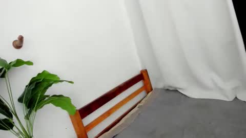 Thea online show from April 11, 1:55 am