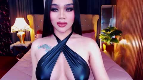 _empressvalerie_ online show from January 18, 8:44 am