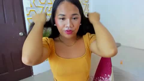 _lovelyyan69_ online show from October 3, 6:13 am