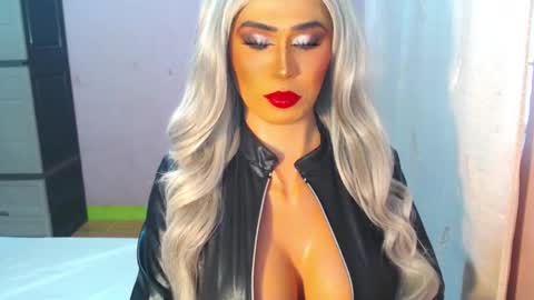 Metina douglas online show from September 17, 5:56 am