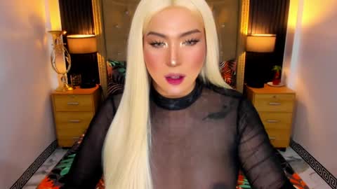 _natashacooper_ online show from March 20, 1:34 pm