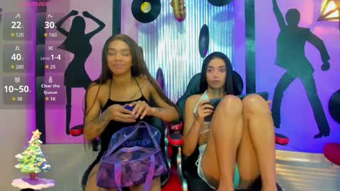 Nicky  Please help me with your thumbs up its importan online show from December 1, 7:38 pm