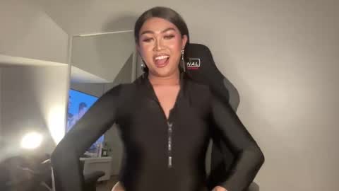 _yoursatisfaction_ online show from October 16, 9:14 pm