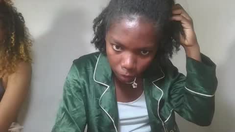 aangevelo online show from November 3, 10:20 pm