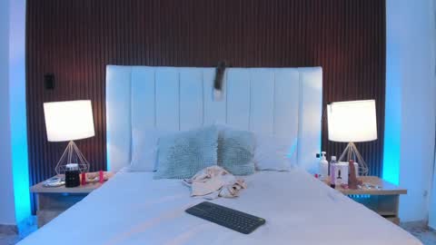 Aisha  online show from January 14, 12:35 pm