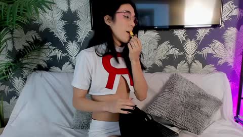 Aisha  online show from January 28, 12:11 pm