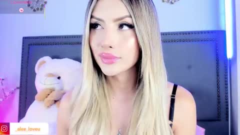 Snapshot of ale_love_ chatting on October 18, 2:15 am ALE LOVE online show from October 18, 2:15 am