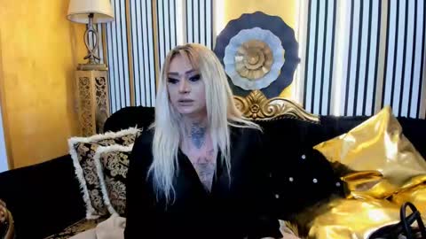 Snapshot of alenarios chatting on October 11, 7:44 am alenarios online show from October 11, 7:44 am