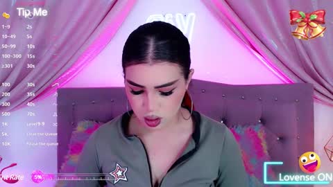  Alexandra Spellman  online show from December 12, 10:02 am