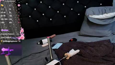 alicee_moonn online show from November 21, 11:50 pm