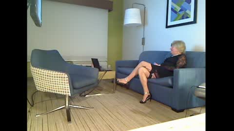 Alicia deHart  Help me reach 1000 Followers. Its FREE online show from March 24, 12:38 am