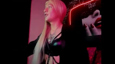 alishaa_nixx online show from September 20, 10:54 am