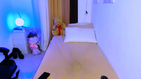 hello your lovely ALIYAH online show from March 9, 10:30 am