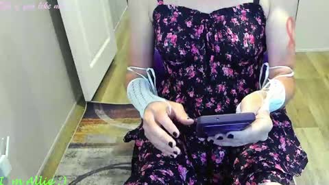 Allie online show from April 11, 2:53 pm