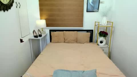 Snapshot of amandaleon chatting on October 10, 10:49 am amandaleon online show from October 10, 10:49 am