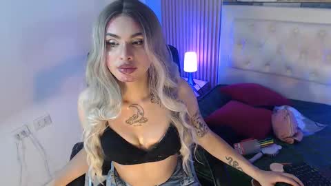 amapola_hs online show from October 14, 11:15 pm