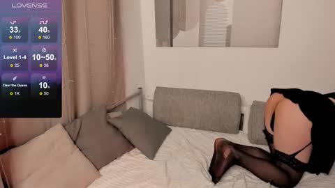 Andrea online show from December 10, 1:44 pm