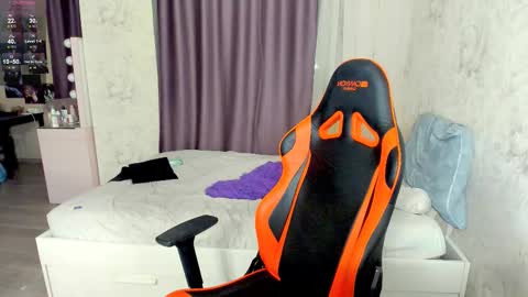 Fallen Angel online show from October 9, 9:27 pm