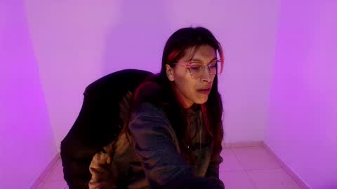 angele online show from March 25, 7:29 pm