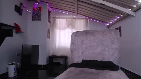 Danielle online show from February 25, 4:10 pm