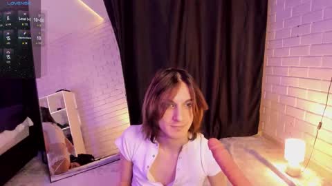 Angel online show from November 17, 6:52 pm