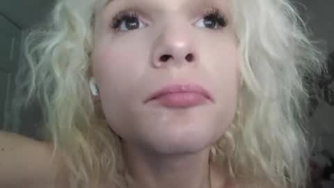 AnnaMarrie online show from April 8, 7:37 pm