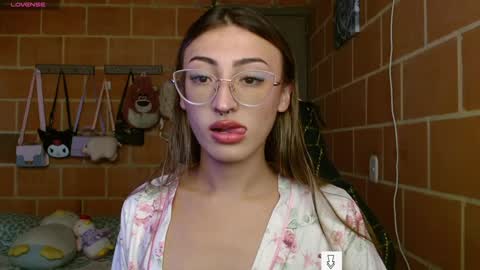 Annie online show from December 26, 12:27 pm