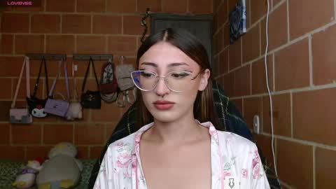 Annie online show from January 10, 3:27 pm