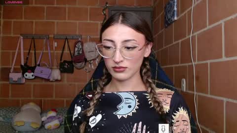 Annie online show from January 11, 1:01 pm