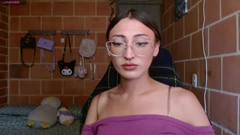 Annie online show from February 11, 3:08 pm