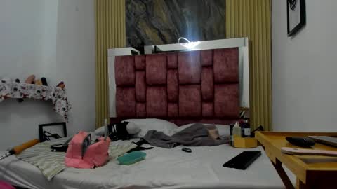 aphrodite_honey online show from December 29, 7:22 pm