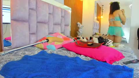 aphrodite_honey online show from January 2, 7:51 pm