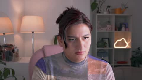     online show from December 10, 1:14 am