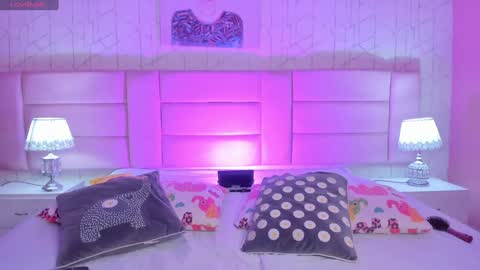 Snapshot of ari_sunshine chatting on January 14, 1:15 am Ari online show from January 14, 1:15 am