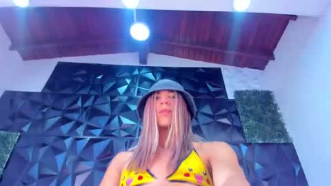 ashley dawson  help me reach 100 thumbs up online show from February 13, 10:33 pm