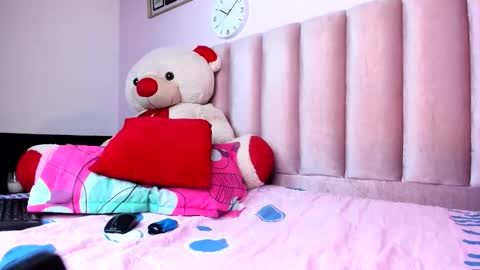 Snapshot of ashley_mos_ chatting on October 16, 8:19 pm Ashley online show from October 16, 8:19 pm