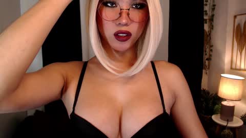 hinata online show from December 9, 12:34 am