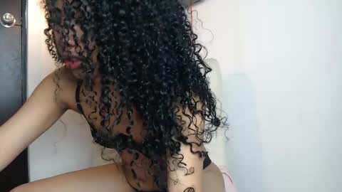 assiavilla1 online show from April 12, 11:24 am