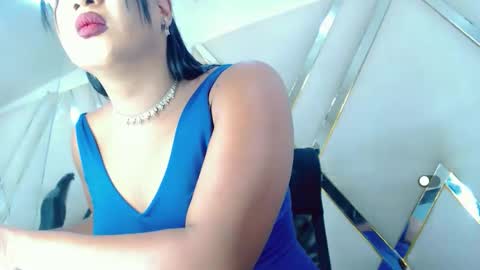 Snapshot of aurorarossx chatting on October 10, 7:59 pm Aurora online show from October 10, 7:59 pm