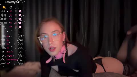 avril_pearly_ online show from October 20, 12:41 pm