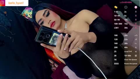 hyun online show from March 7, 9:09 pm