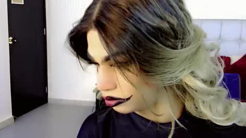Snapshot of baby_sky01 chatting on October 17, 8:34 pm KENDALL online show from October 17, 8:34 pm