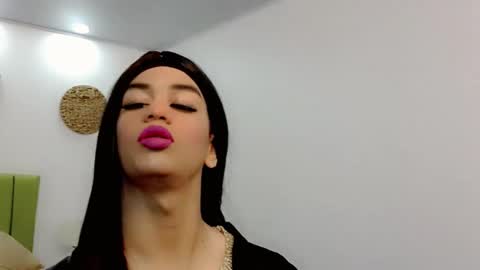 KENDALL online show from October 22, 8:45 pm