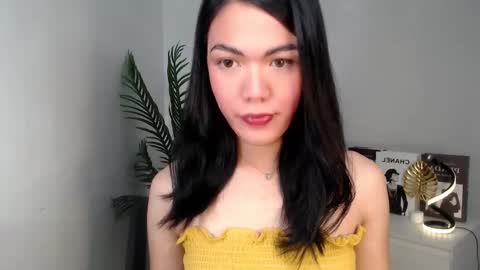 Snapshot of baddie_bunnyx chatting on January 25, 10:18 pm Hello im your lovely Cheska online show from January 25, 10:18 pm