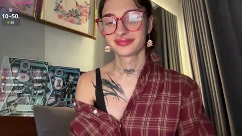 Snapshot of barbie_bi chatting on December 28, 10:58 am My name is Molly. Please say hello I like talking to you. If you have any wishes or obscene desires please use the tip menu online show from December 28, 10:58 am