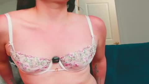 Bailey Archer online show from June 25, 6:34 pm