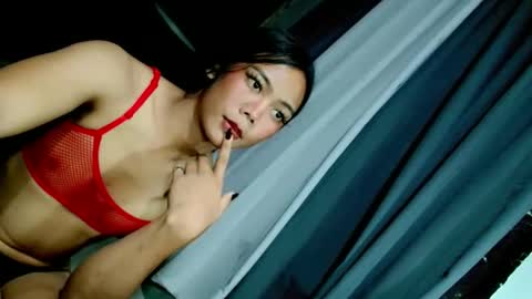 beatrice_luna online show from March 14, 5:05 pm