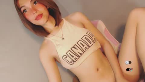 Snapshot of bella_tara chatting on December 7, 6:37 am Bella online show from December 7, 6:37 am